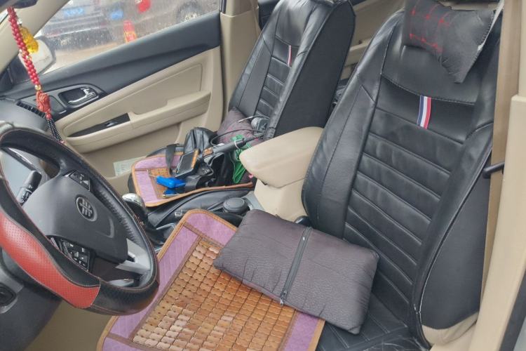 Used Bestune B50 2013 1.6L manual luxury version Left Front Seat