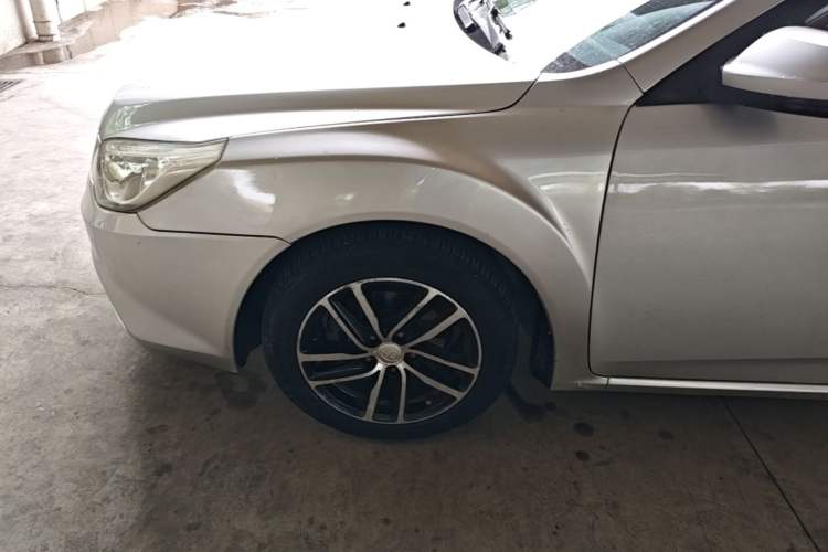 Used Bestune B50 2013 1.6L manual Comfort trim level Left Front Wheel Hub