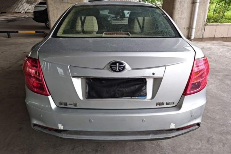 Used Bestune B50 2013 1.6L manual Comfort trim level Rear