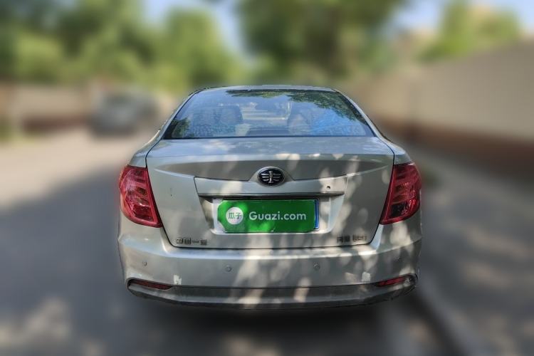 Used Bestune B50 2013 1.6L manual Comfort trim level Rear