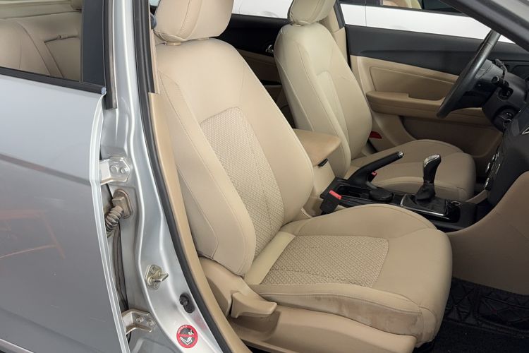 Used Bestune B50 2013 1.6L manual luxury version Right Front Seat