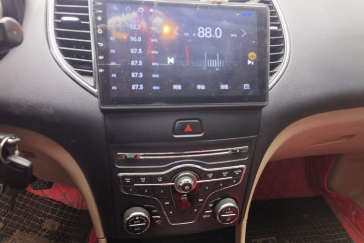 Used Bestune B50 2013 1.6L manual luxury version Audio And AC Panel