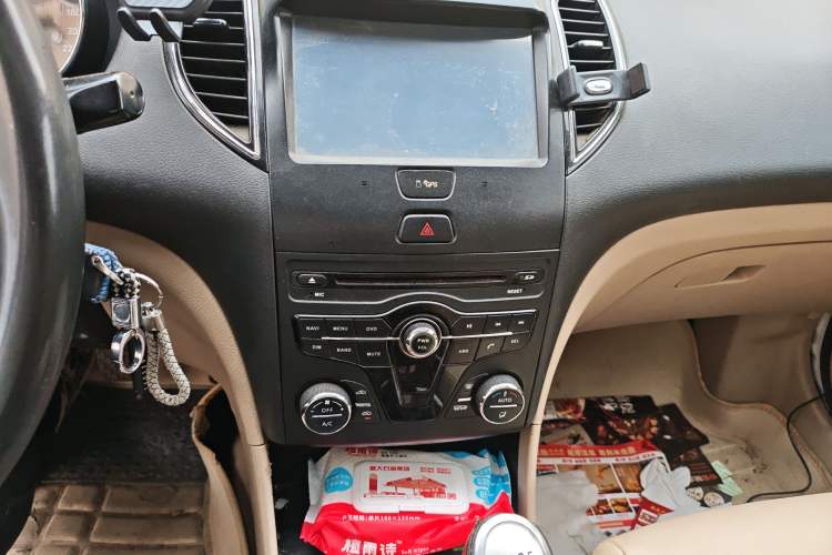 Used Bestune B50 2013 1.6L manual luxury version Audio And AC Panel