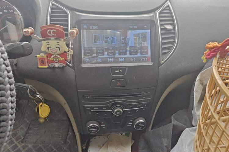 Used Bestune B50 2013 1.6L manual luxury version Audio And AC Panel