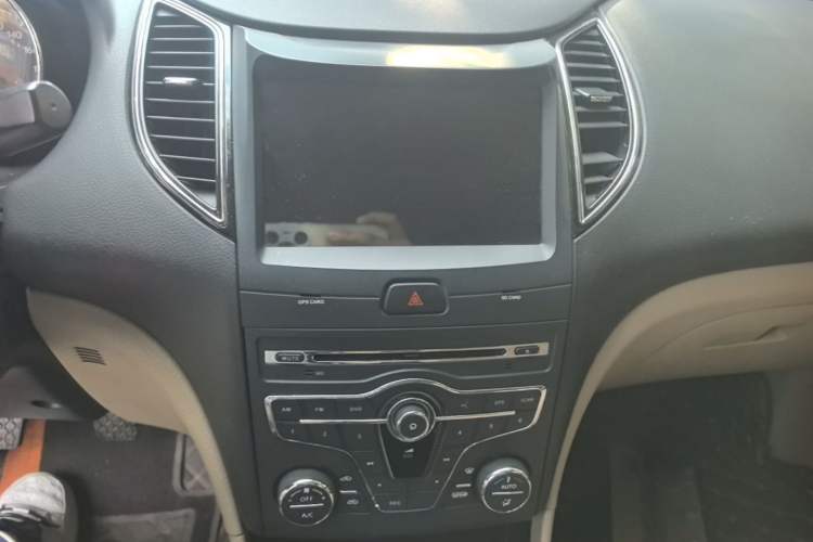 Used Bestune B50 2013 1.6L manual luxury version Audio And AC Panel