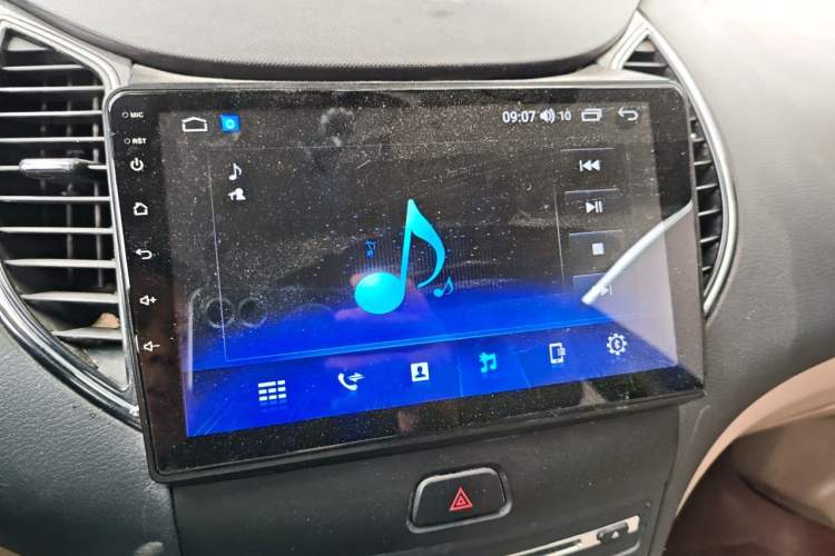 Used Bestune B50 2013 1.6L manual Comfort trim level Audio And AC Panel