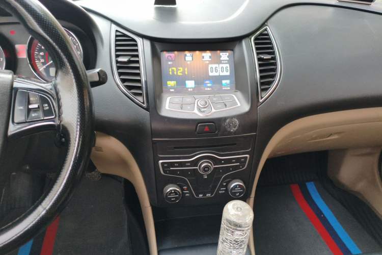 Used Bestune B50 2013 1.6L manual luxury version Audio And AC Panel