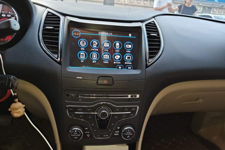 Used Bestune B50 2013 1.6L manual luxury version Audio And AC Panel