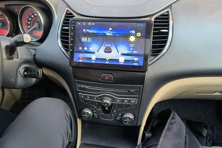 Used Bestune B50 2013 1.6L manual luxury version Audio And AC Panel