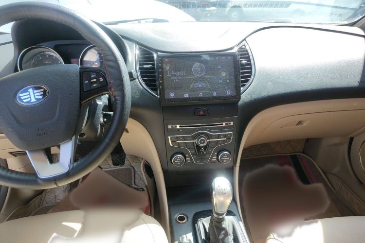 Used Bestune B50 2013 1.6L manual luxury version Audio And AC Panel