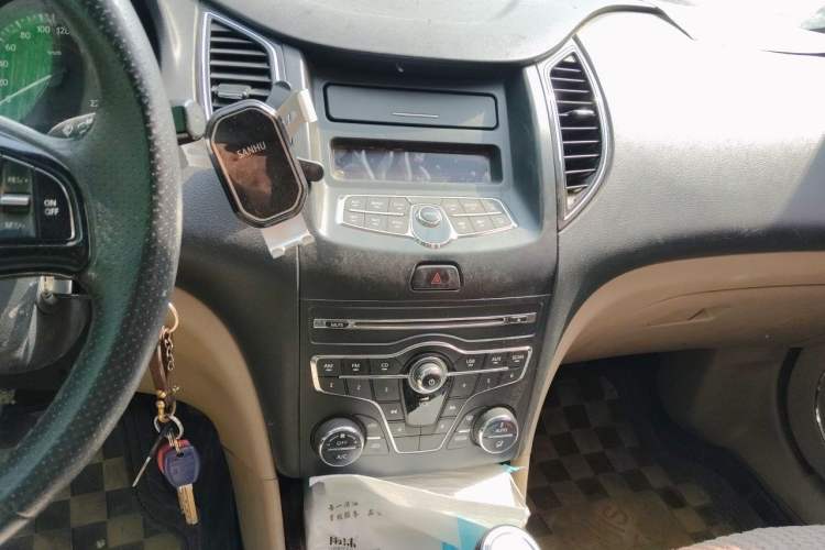 Used Bestune B50 2013 1.6L manual luxury version Audio And AC Panel