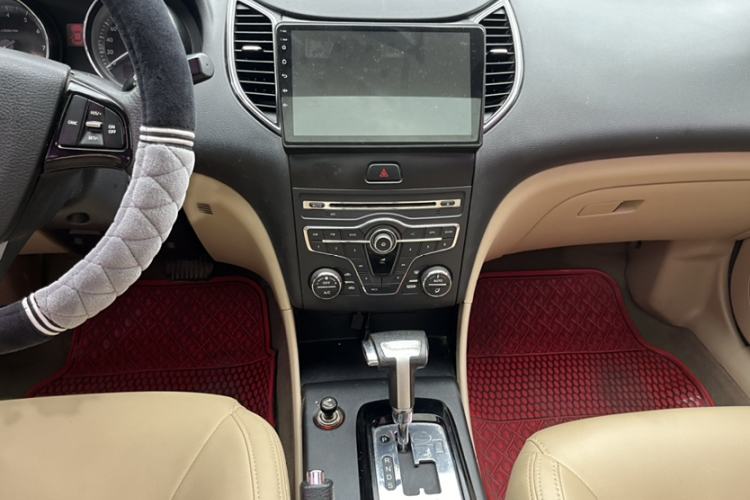 Used Bestune B50 2013 1.6L automatic luxury version Audio And AC Panel