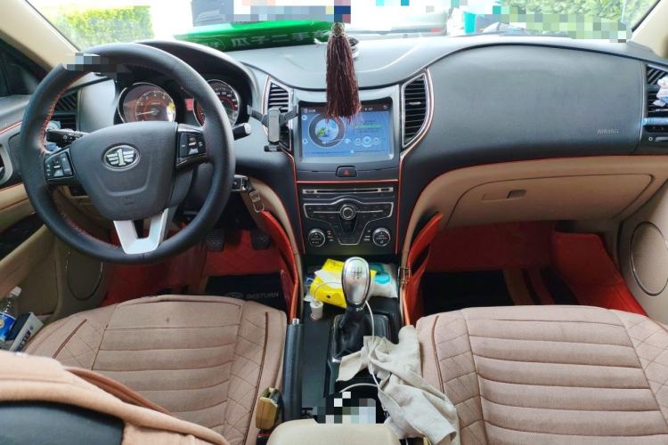Used Bestune B50 2013 1.6L manual luxury version Center Console