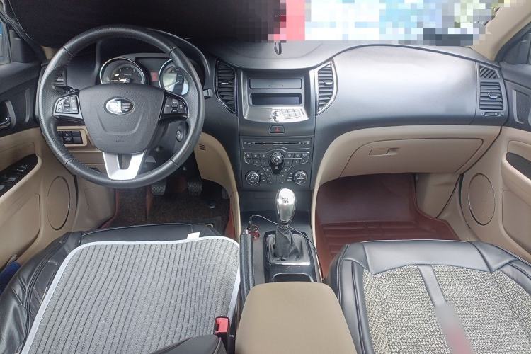 Used Bestune B50 2013 1.6L manual luxury version Center Console