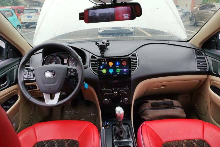 Used Bestune B50 2013 1.6L manual luxury version Center Console
