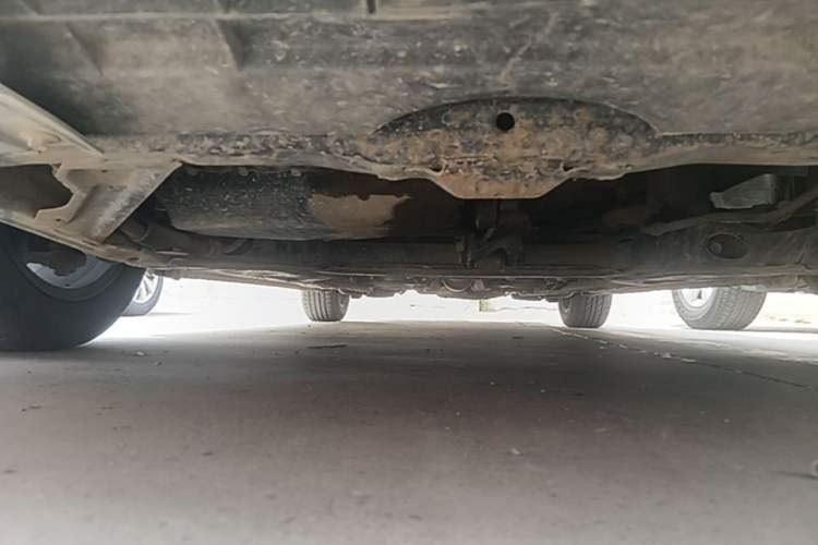 Used Bestune B50 2013 1.6L manual luxury version Chassis Front