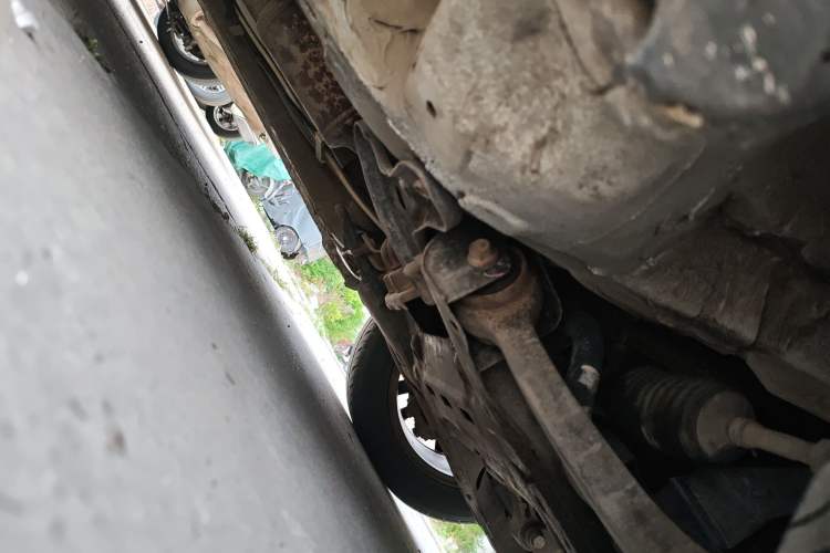 Used Bestune B50 2013 1.6L manual luxury version Chassis Front Right