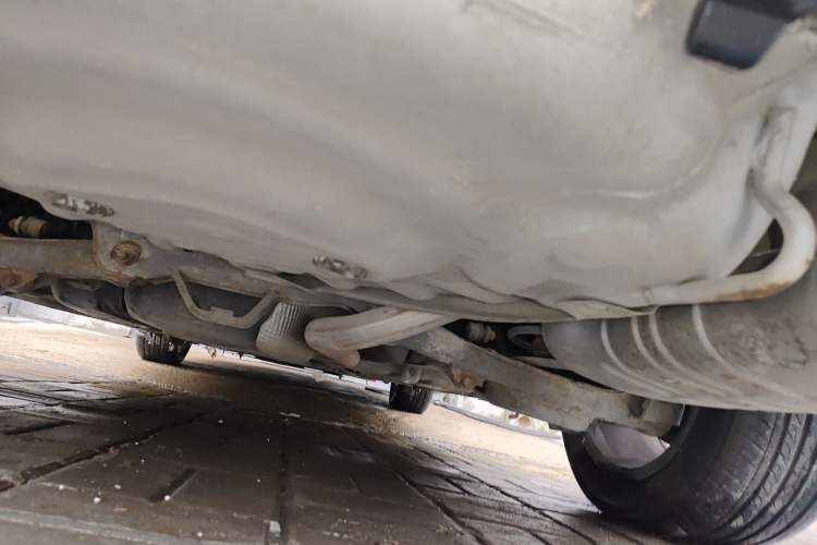 Used Bestune B50 2013 1.6L automatic luxury version Chassis Rear