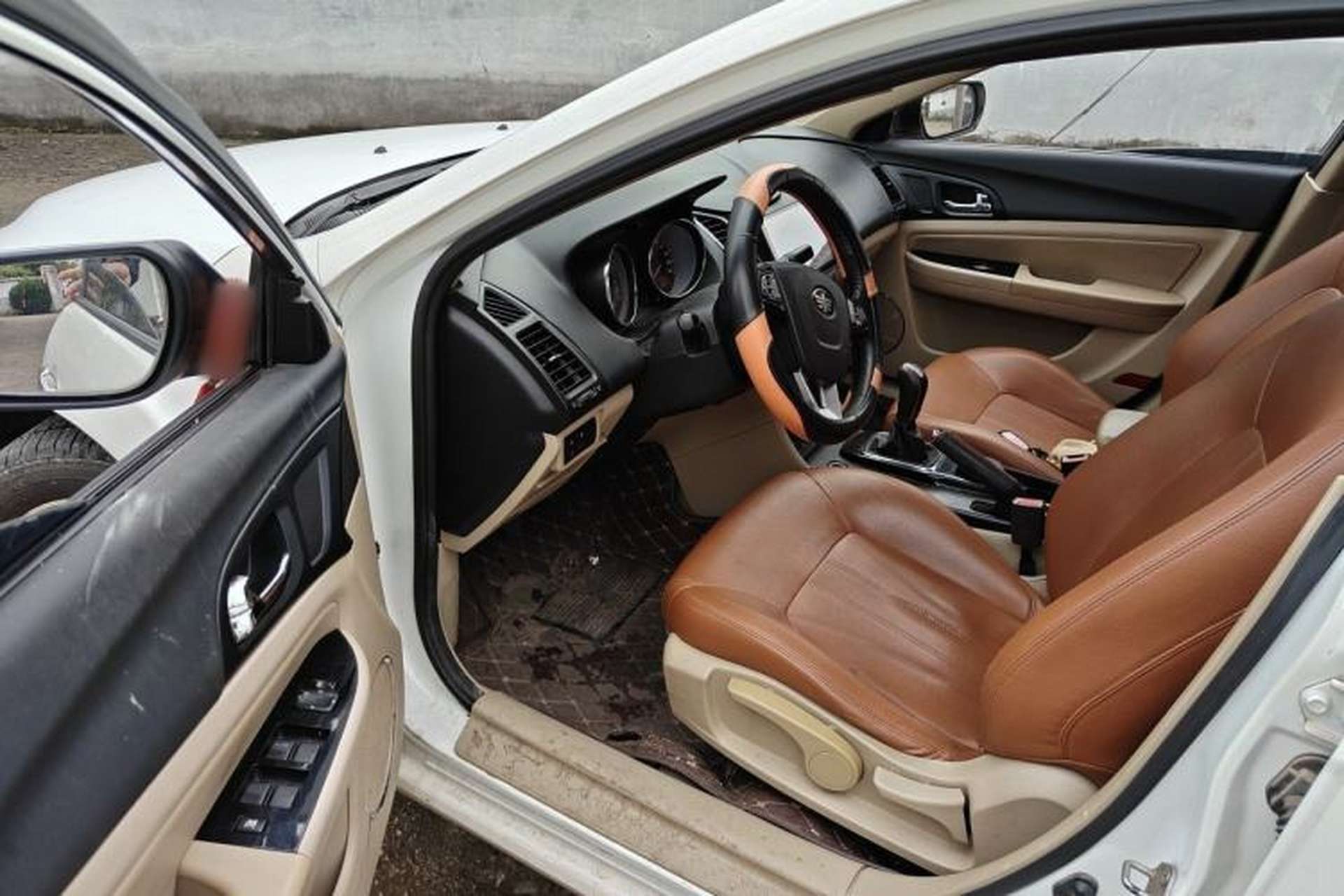 Used Bestune B50 2013 1.6L manual luxury version Driver Seat
