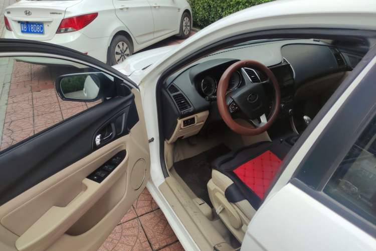 Used Bestune B50 2013 1.6L manual Comfort trim level Driver Seat