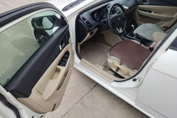 Used Bestune B50 2013 1.6L manual Comfort trim level Driver Seat
