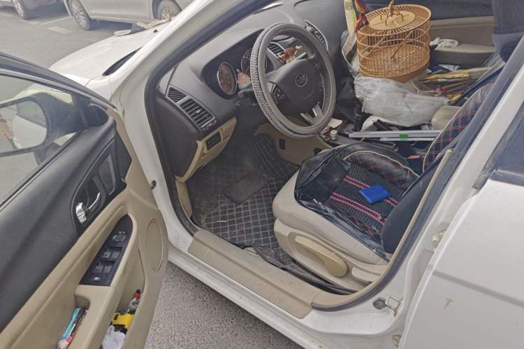 Used Bestune B50 2013 1.6L manual luxury version Driver Seat