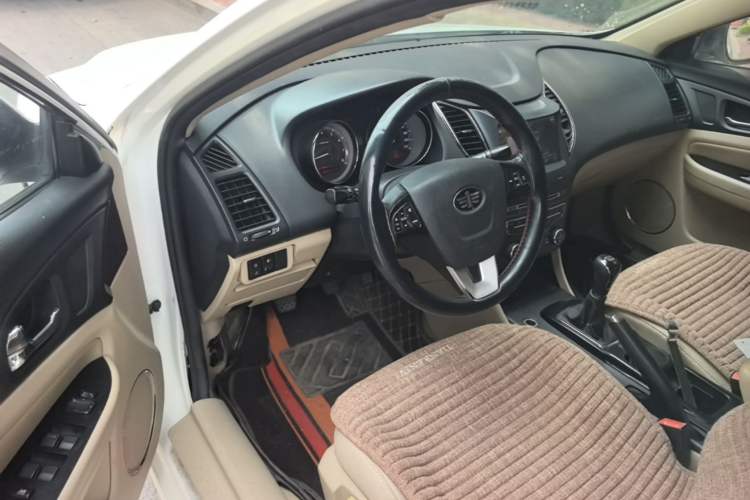 Used Bestune B50 2013 1.6L manual luxury version Driver Seat