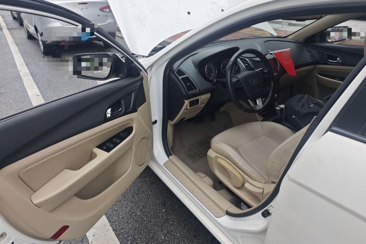 Used Bestune B50 2013 1.6L automatic luxury version Driver Seat