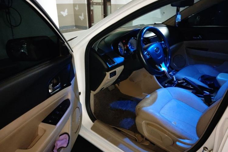 Used Bestune B50 2013 1.6L automatic luxury version Driver Seat