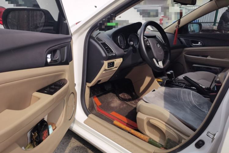 Used Bestune B50 2013 1.6L automatic luxury version Driver Seat