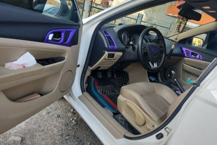Used Bestune B50 2013 1.6L manual luxury version Driver Seat