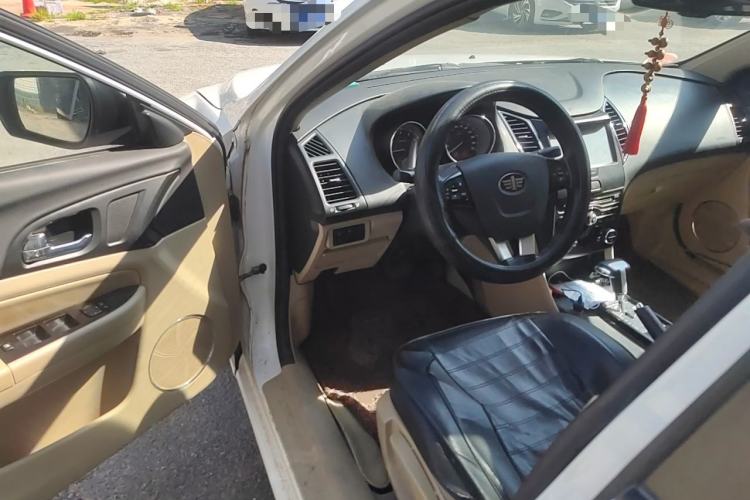 Used Bestune B50 2013 1.6L automatic luxury version Driver Seat
