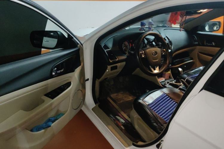 Used Bestune B50 2013 1.6L manual luxury version Driver Seat
