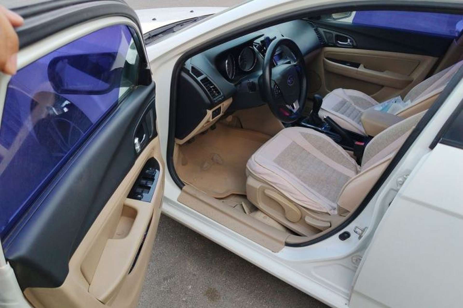 Used Bestune B50 2013 1.6L manual Comfort trim level Driver Seat