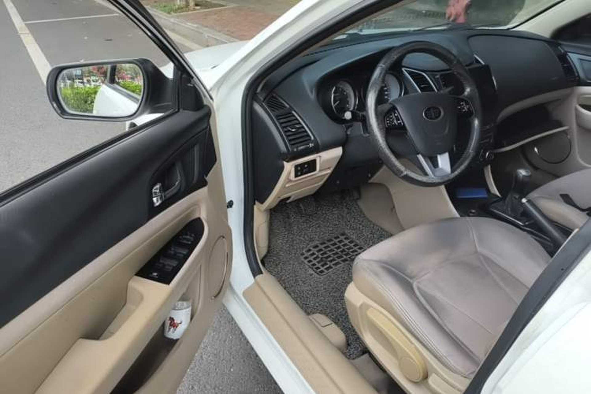 Used Bestune B50 2013 1.6L manual luxury version Driver Seat