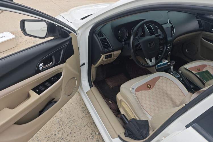 Used Bestune B50 2013 1.6L automatic luxury version Driver Seat