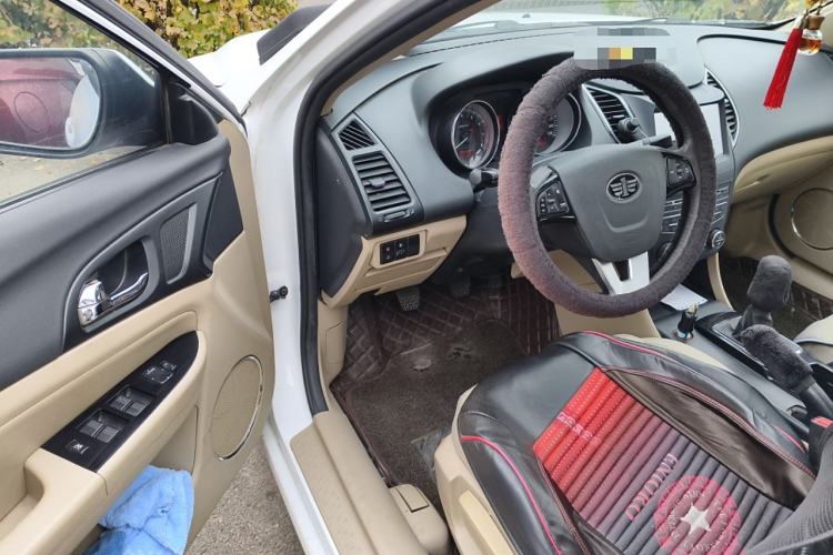 Used Bestune B50 2013 1.6L manual luxury version Driver Seat