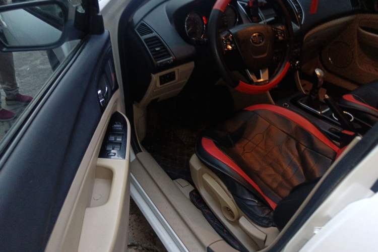 Used Bestune B50 2013 1.6L manual luxury version Driver Seat