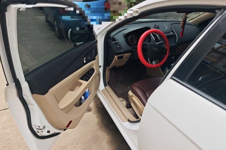 Used Bestune B50 2013 1.6L automatic luxury version Driver Seat
