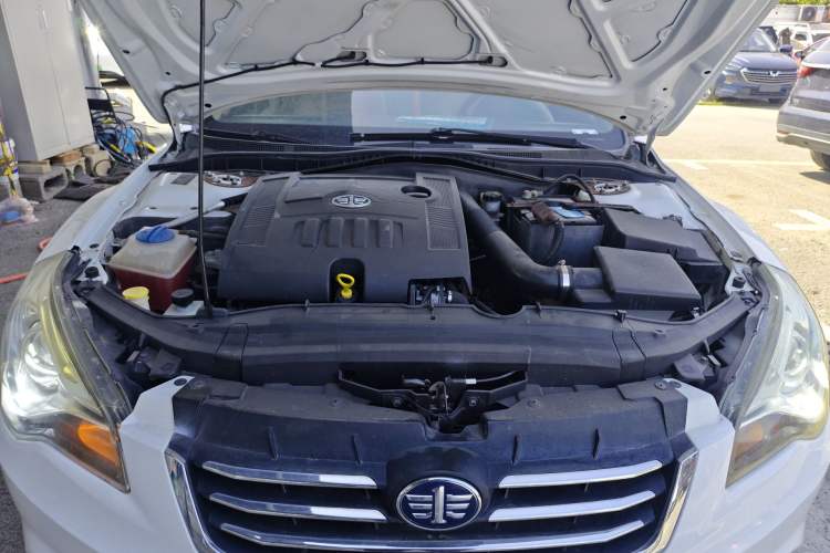 Used Bestune B50 2013 1.6L manual luxury version Engine Bay
