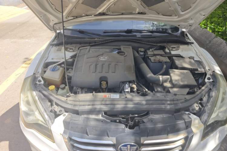 Used Bestune B50 2013 1.6L automatic luxury version Engine Bay