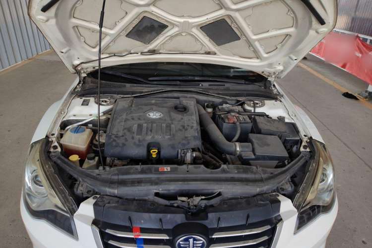 Used Bestune B50 2013 1.6L manual Comfort trim level Engine Bay