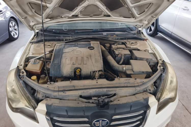 Used Bestune B50 2013 1.6L manual Comfort trim level Engine Bay