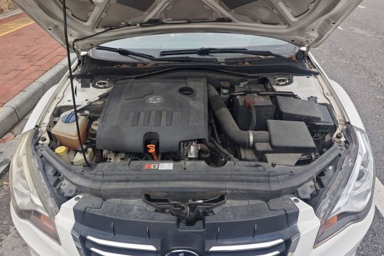 Used Bestune B50 2013 1.6L automatic luxury version Engine Bay