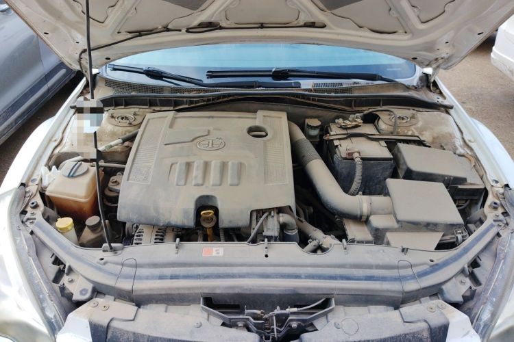 Used Bestune B50 2013 1.6L manual luxury version Engine Bay
