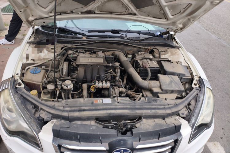 Used Bestune B50 2013 1.6L manual luxury version Engine Bay