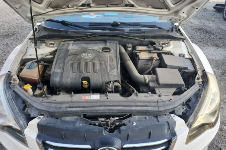 Used Bestune B50 2013 1.6L manual luxury version Engine Bay