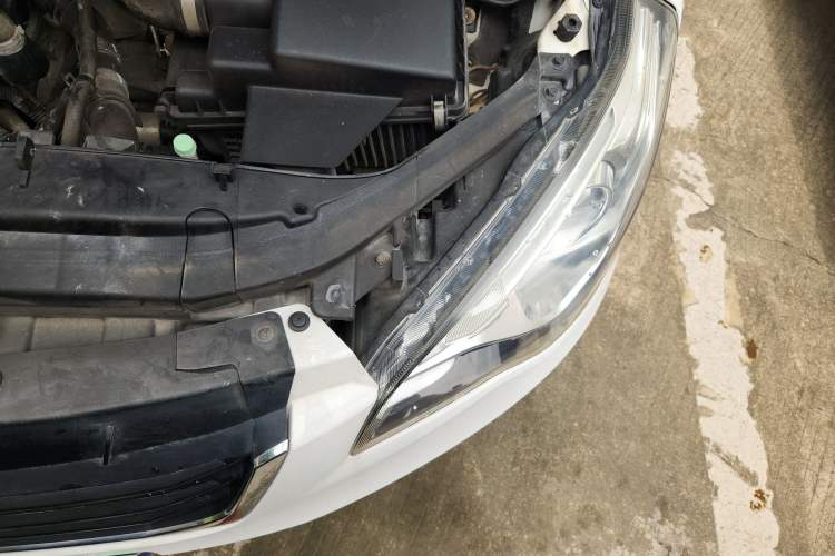 Used Bestune B50 2013 1.6L manual luxury version Engine Bay Left