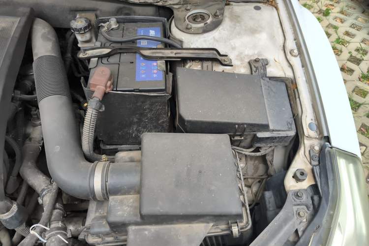 Used Bestune B50 2013 1.6L manual luxury version Engine Bay Left