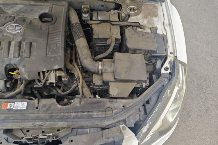 Used Bestune B50 2013 1.6L automatic luxury version Engine Bay Left